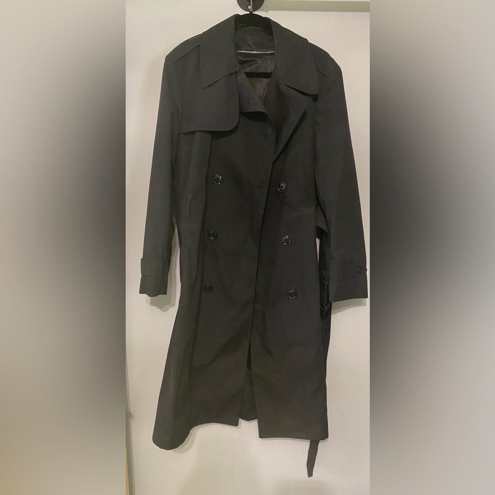 Men’s DSCP Garrison trench coat with lining. 42R